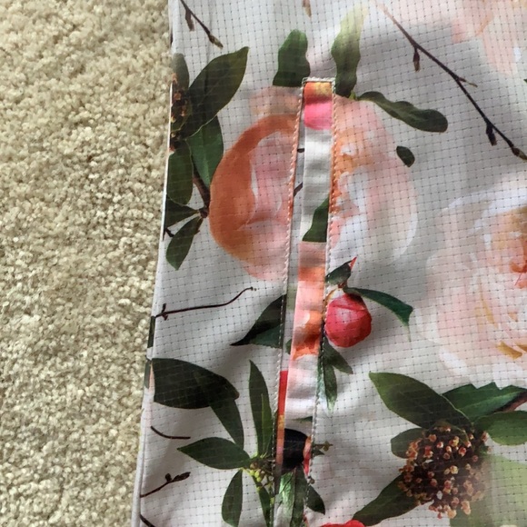 White flower print dress - Picture 3 of 4